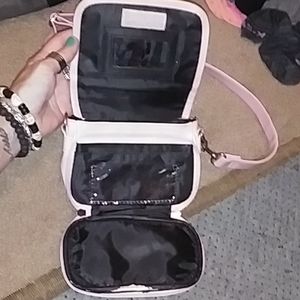 Perfect pink handbag LOTS of compartments used one